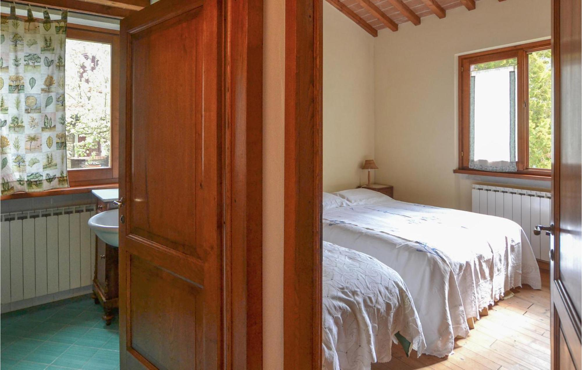 3 Bedroom Cozy Home In Arezzo Exterior photo